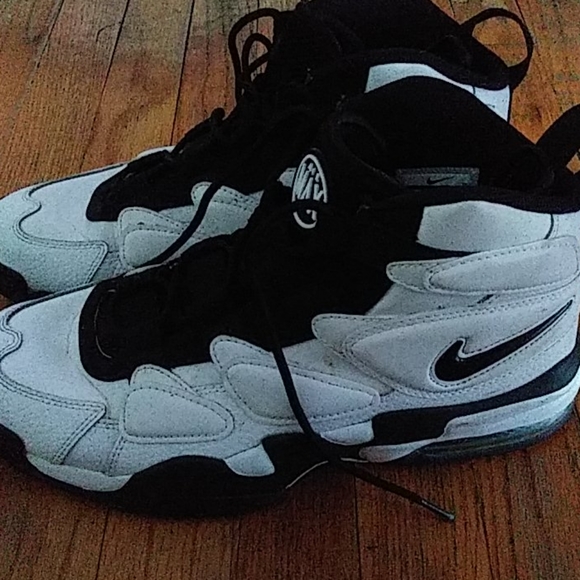 Sneakers - Picture 4 of 6